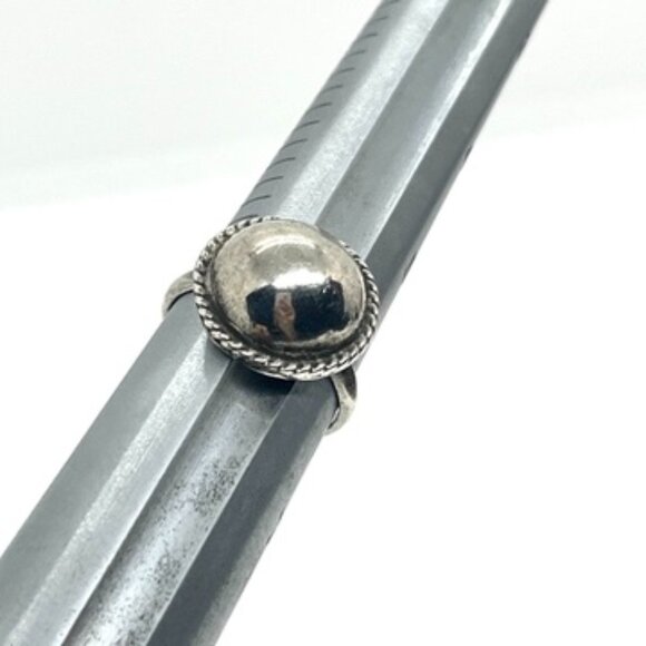 VINTAGE MEXICAN STERLING SILVER DOME RING TAXCO STYLE ROPE BORDER SZ 6 - Picture 12 of 16